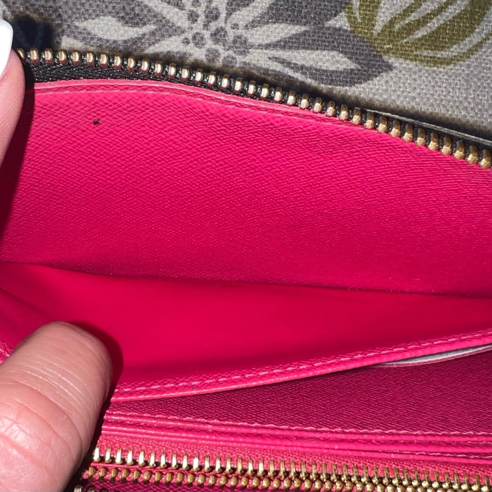 Louis Vuitton Black Multicolor Monogram Wallet. - Picture 8 of 15
